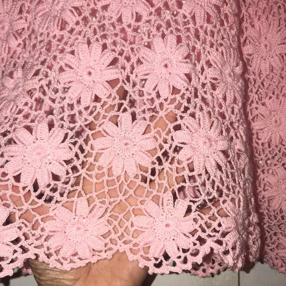 Women’s Crocheted Floral Lace Top - Picture 4 of 5